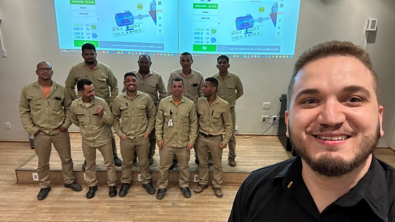 Turma capacitada em manutenção mecânica