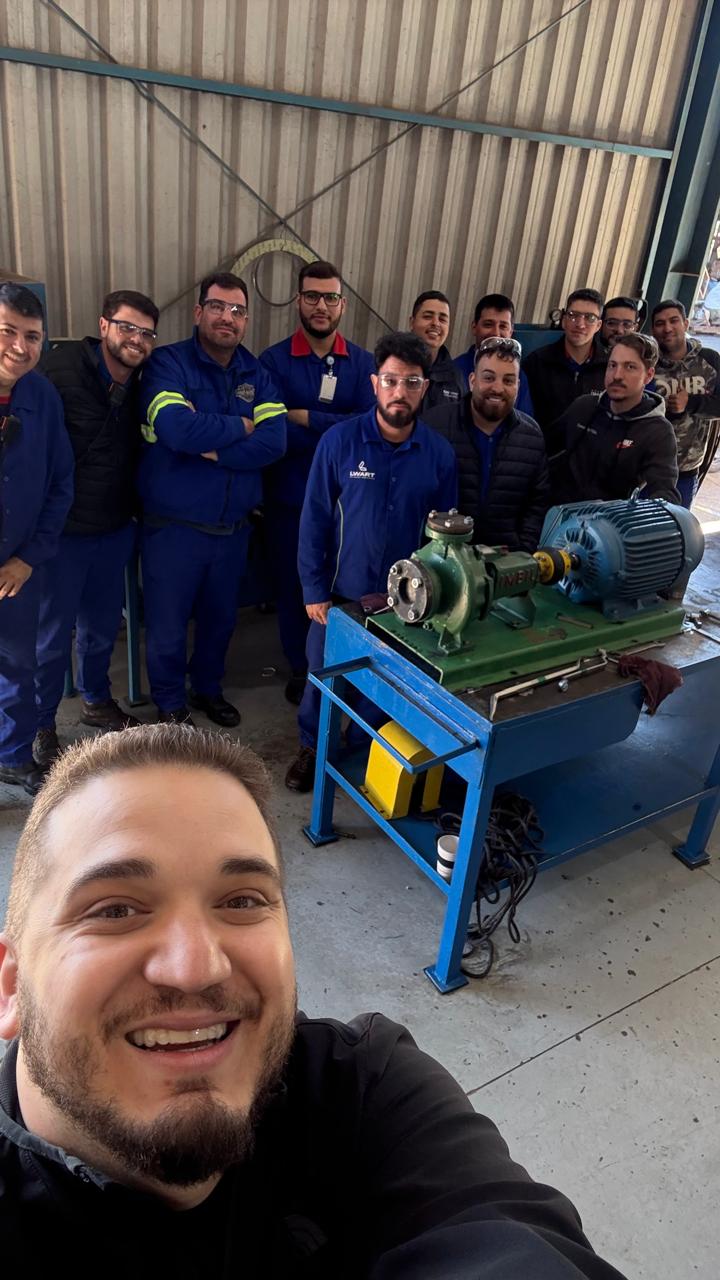 Capacitação em campo com equipamento rotativo